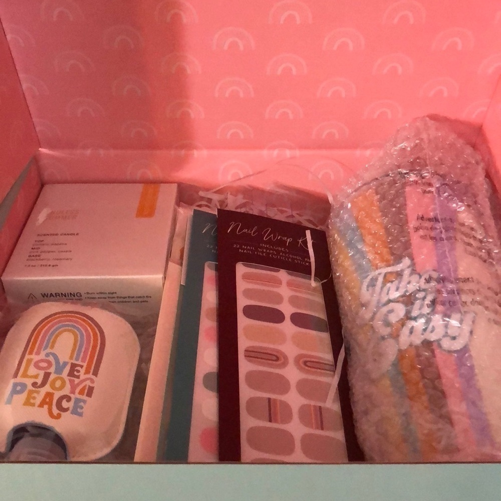 Francesca’s Gift Box - Picture 12 of 12